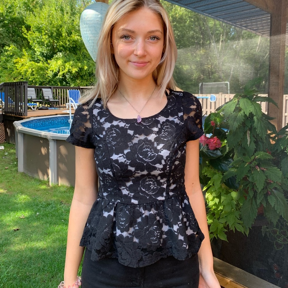 Monteau peplum black lace top